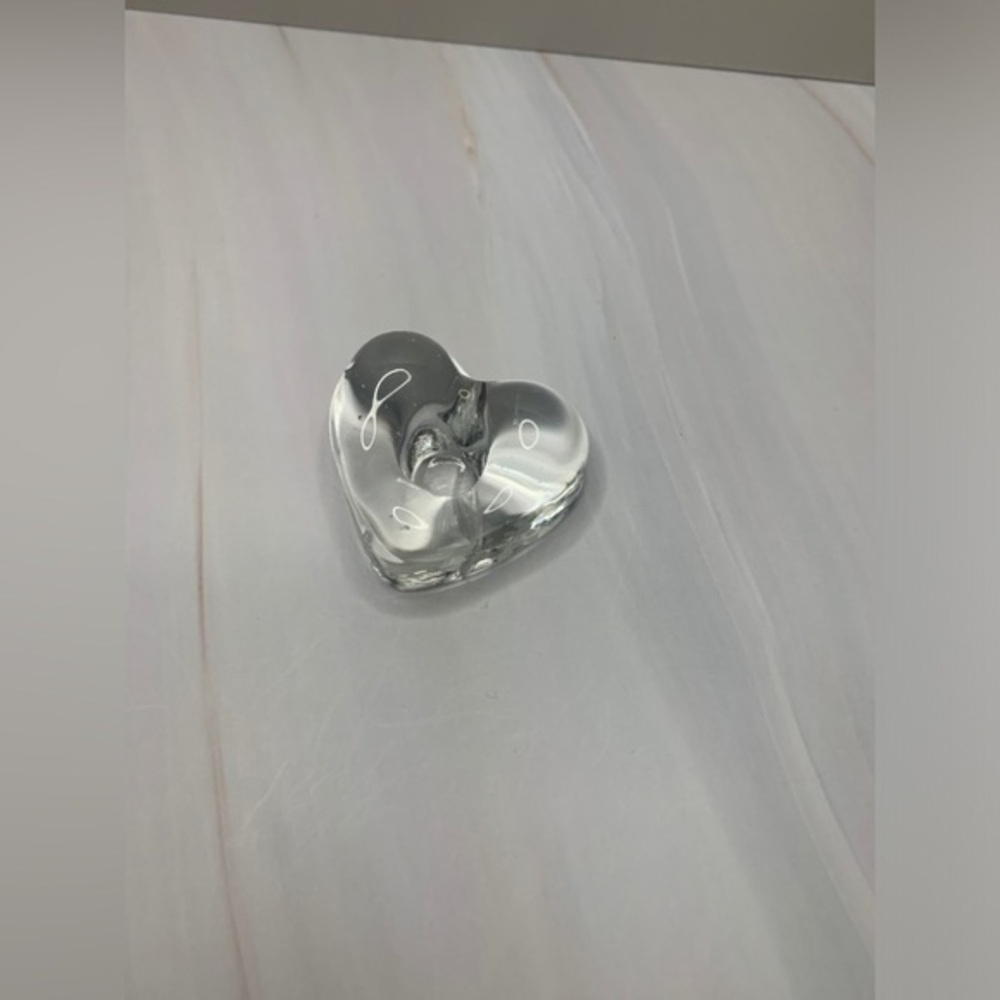 Small glass heart shaped‎ candle stick holder